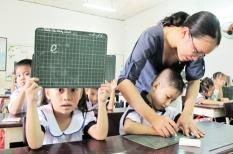 Lương không đủ sống